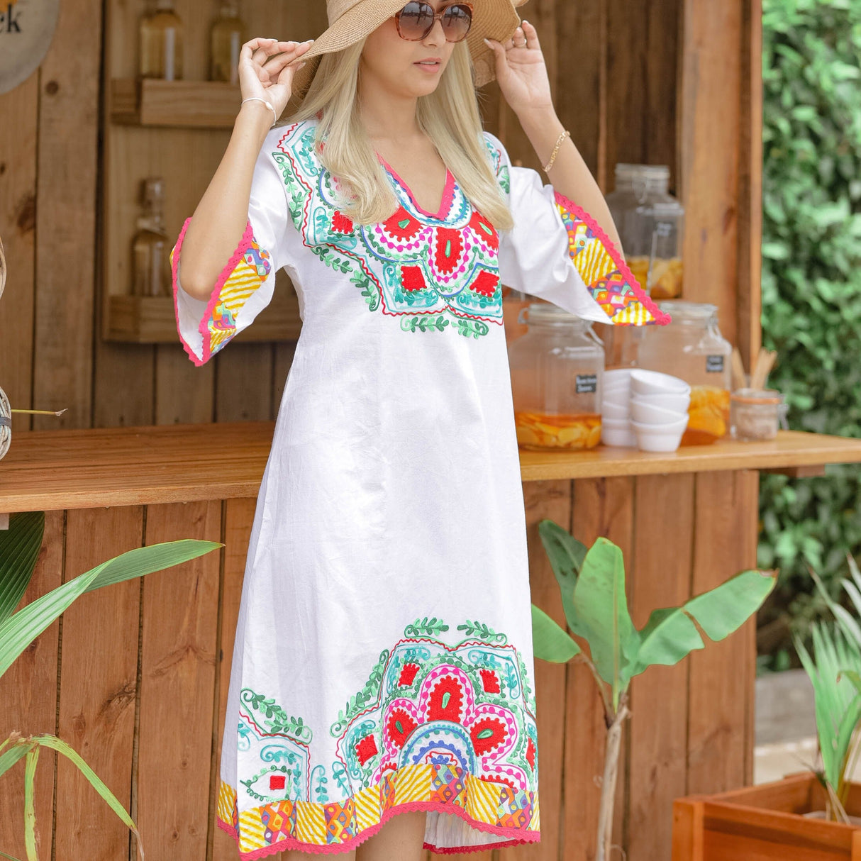 Serenity Seeker White Floral Kaftan: Embrace Tranquility in Effortless Style - Breathing Soul