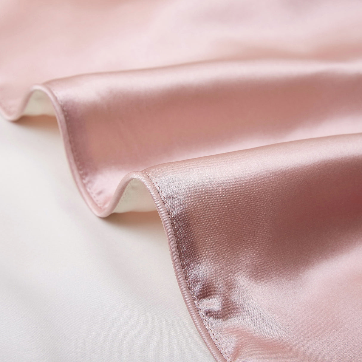 Luxurious Mulberry Natural Silk Pillowcase: Experience the Palace of Dreams