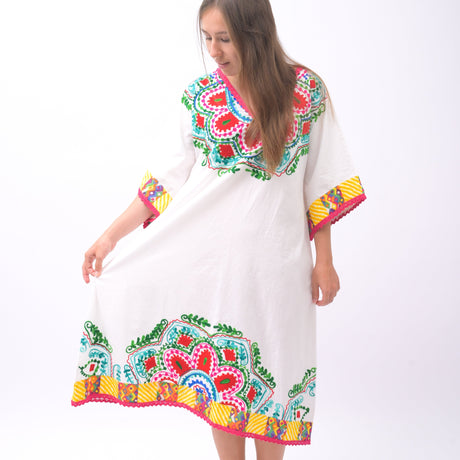Serenity Seeker White Floral Kaftan: Embrace Tranquility in Effortless Style - Breathing Soul